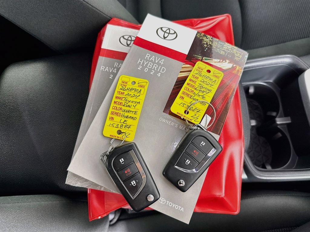 Certified 2024 Toyota RAV4 LE AWD/4WD image 35