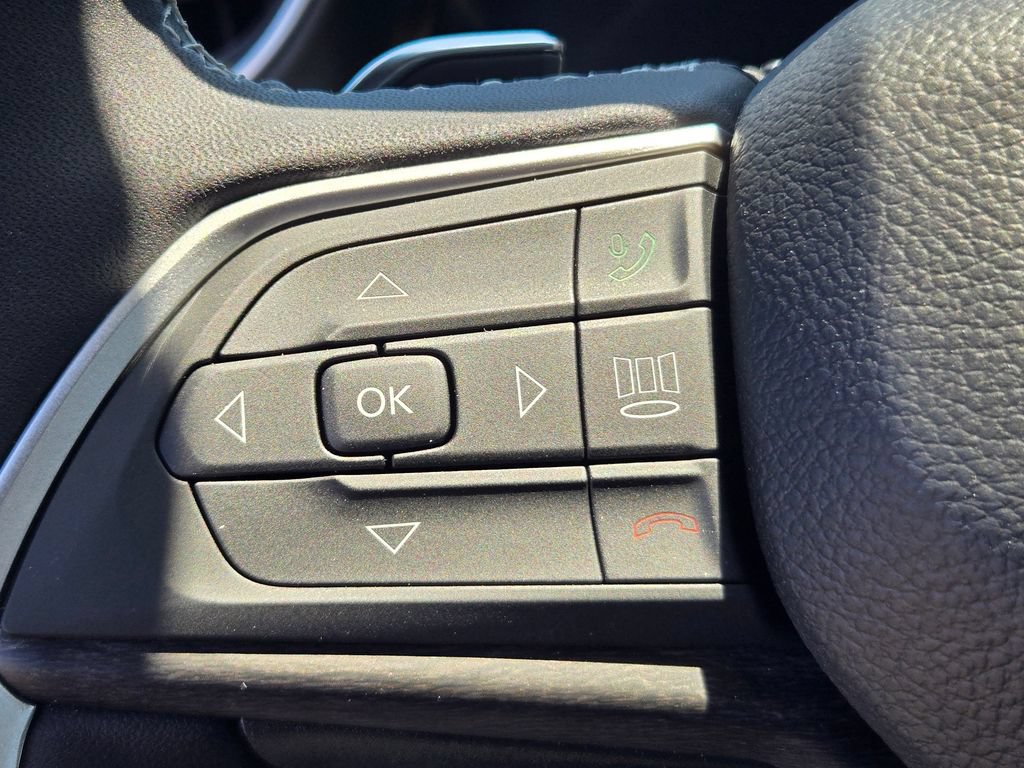 Used 2025 Jeep Grand Cherokee Limited AWD/4WD image 19