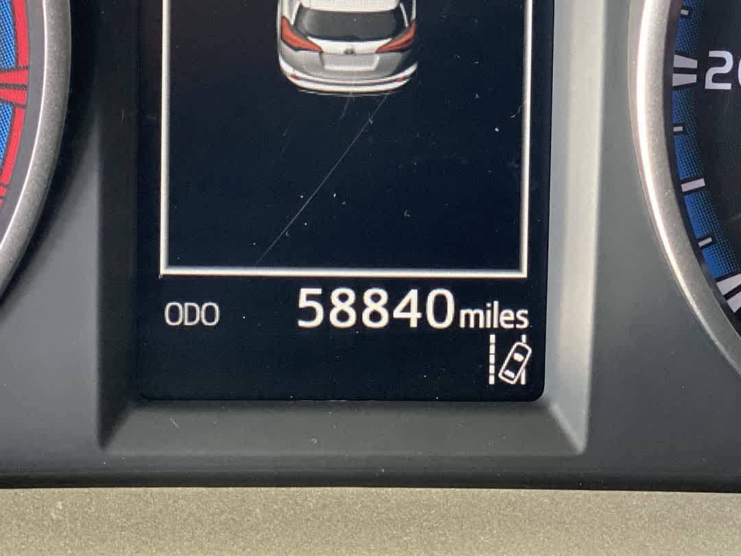 Used 2018 Toyota RAV4 XLE AWD/4WD image 18