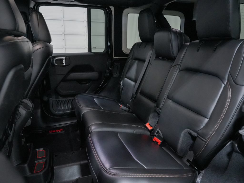 Used 2022 Jeep Wrangler Unlimited Rubicon w/ Xtreme Recon 35" Tire Package AWD/4WD image 26