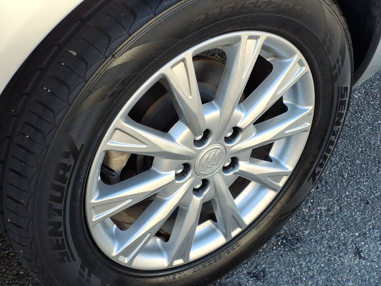 Used 2011 Buick Lucerne CXL w/ Driver Confidence Package FWD image 11