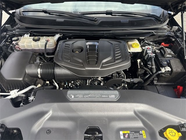 Used 2023 Jeep Wagoneer L Series III w/ Preferred Equipment Group image 26