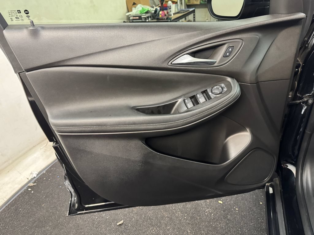 Used 2024 Buick Encore GX Sport Touring FWD image 14