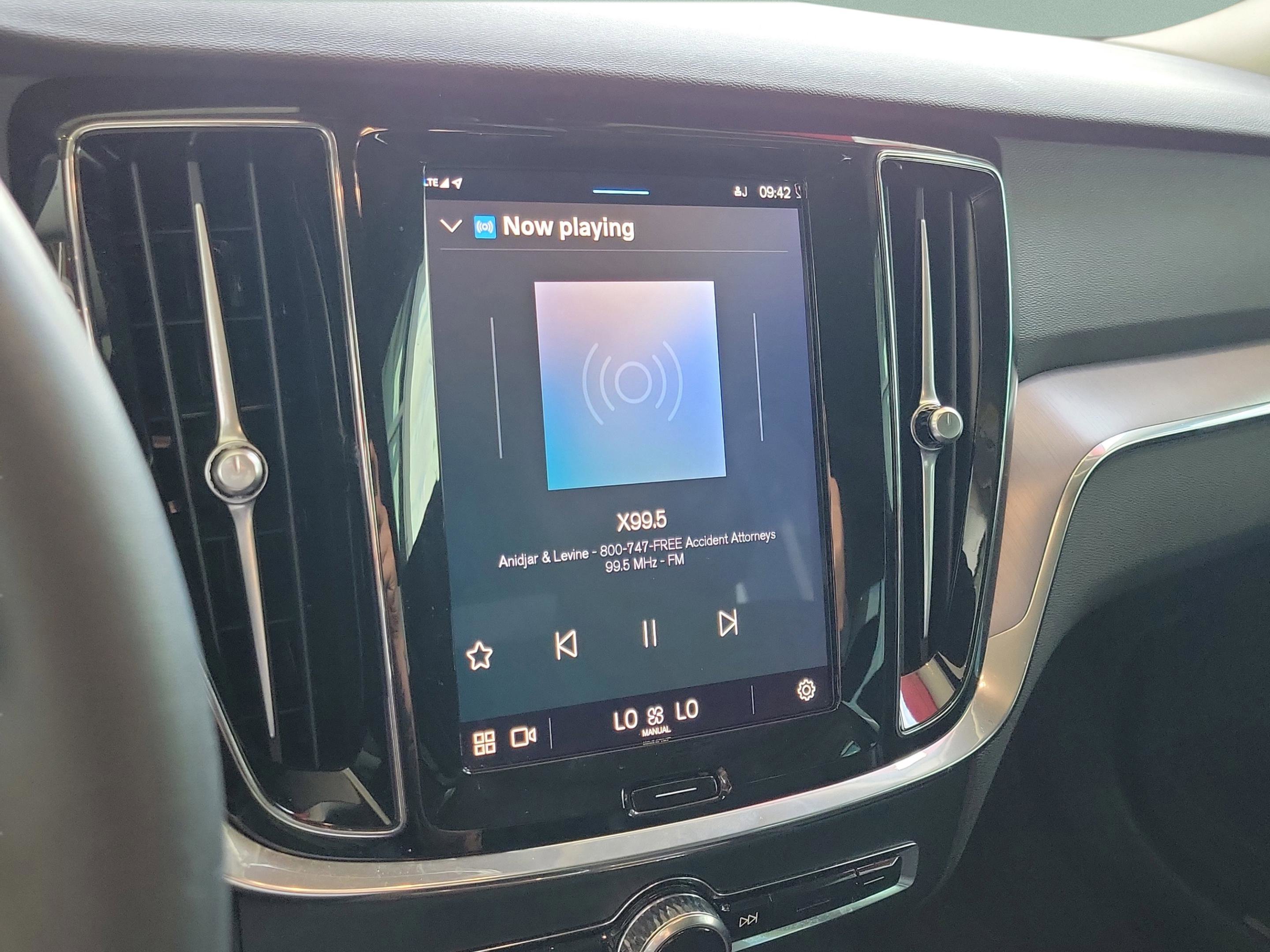 Used 2024 Volvo S60 B5 Core image 7