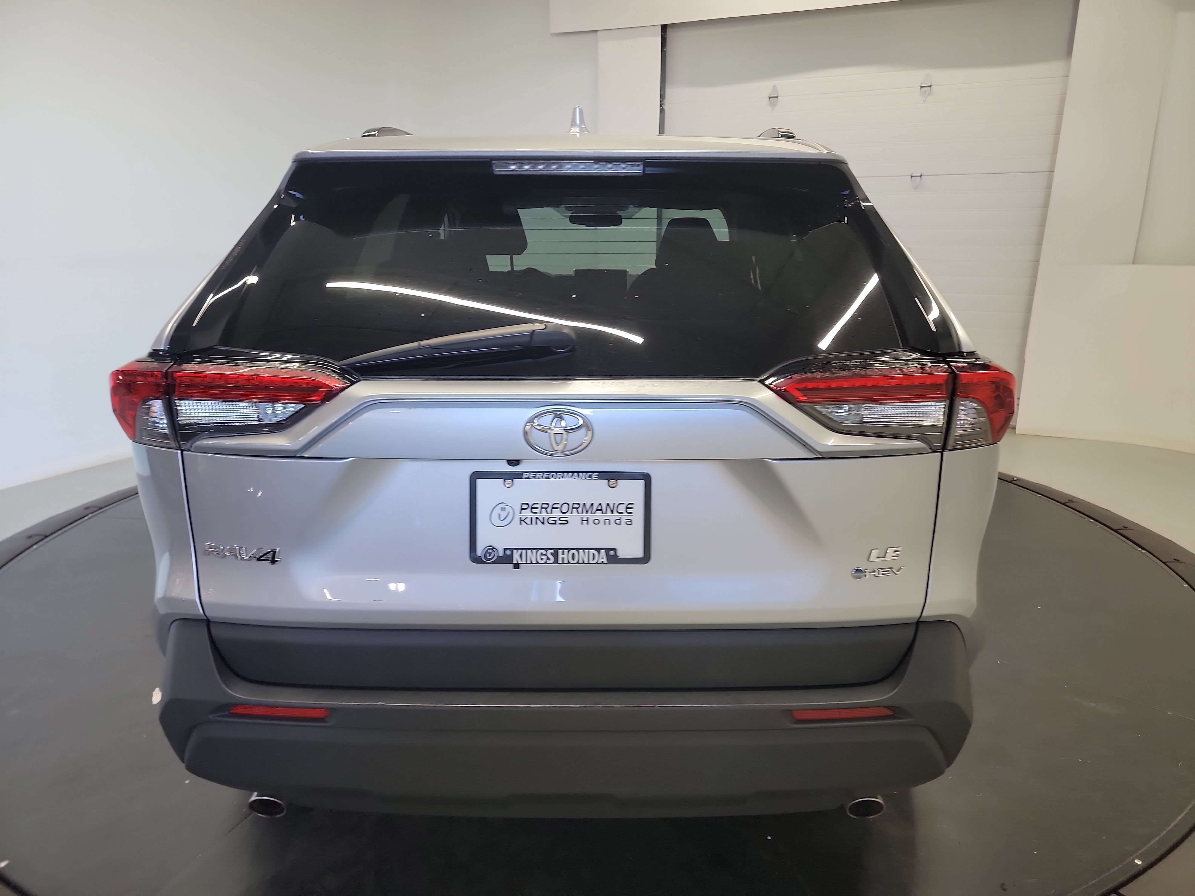 Used 2025 Toyota RAV4 LE AWD/4WD image 8