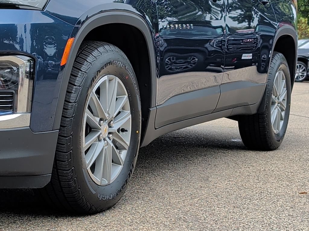 Used 2023 Chevrolet Traverse LT AWD/4WD image 43