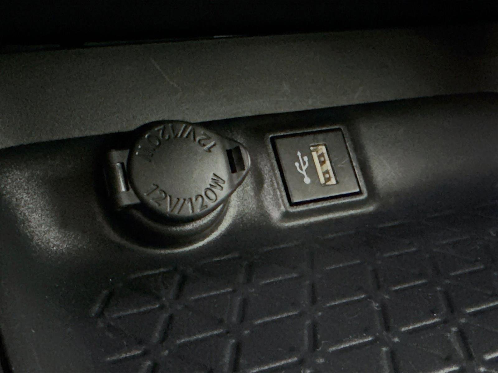 Certified 2025 Toyota RAV4 XLE image 30