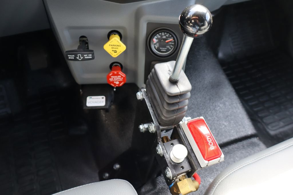 New 2026 Ford F750 2WD Regular Cab Super Duty image 9