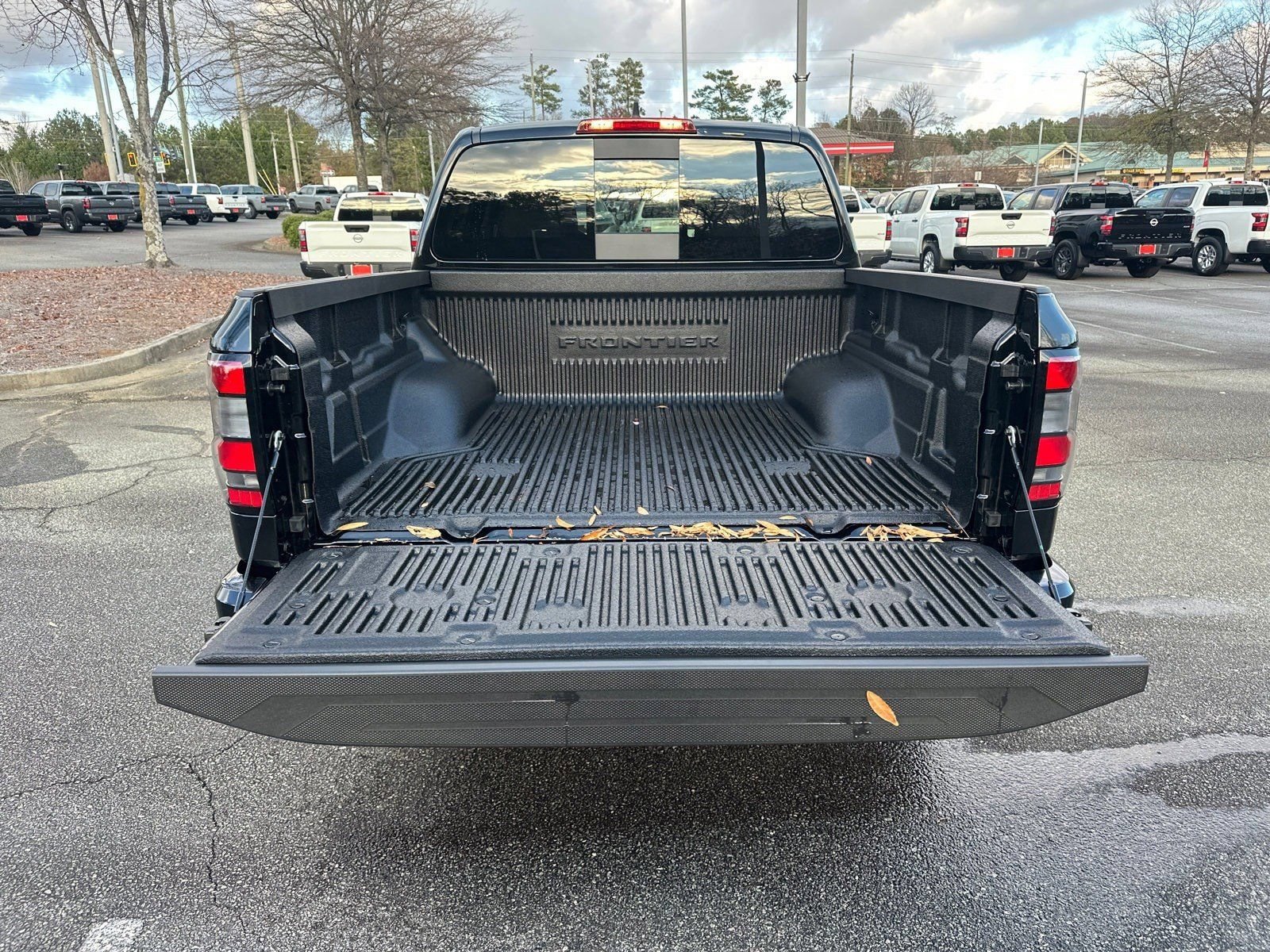 New 2026 Nissan Frontier SV w/ All-Weather Content Package AWD/4WD image 18