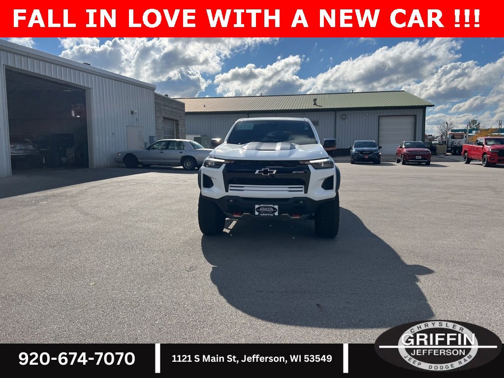 Used 2023 Chevrolet Colorado ZR2 w/ ZR2 Convenience Package III image 5