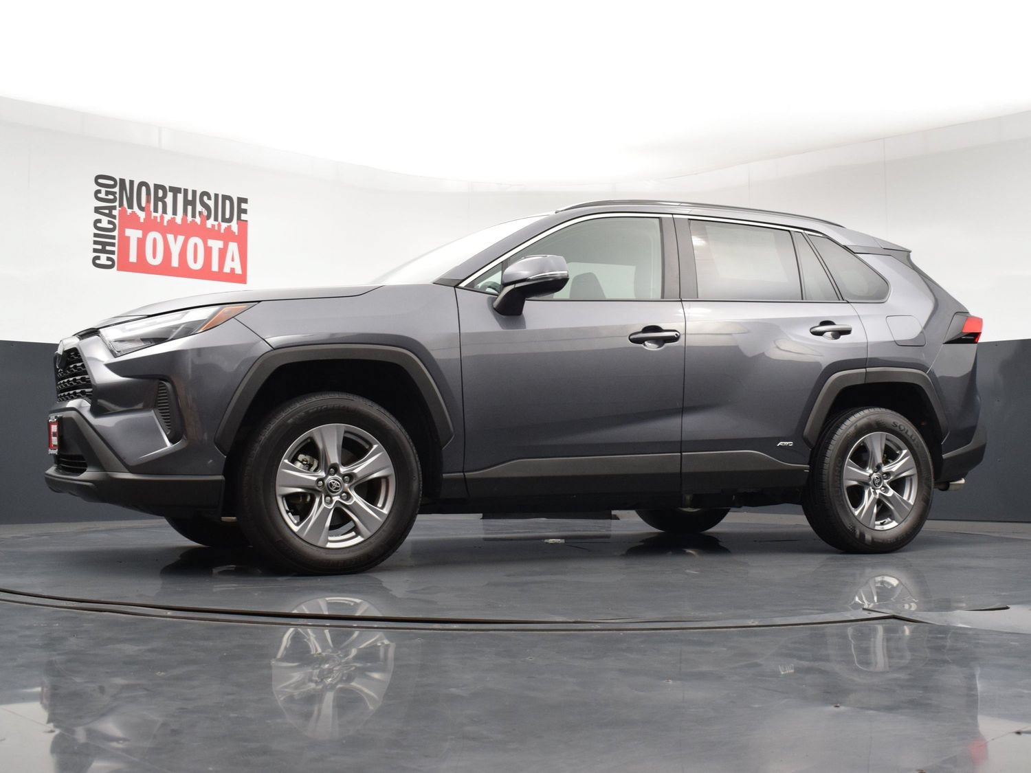 Used 2025 Toyota RAV4 XLE AWD/4WD image 24