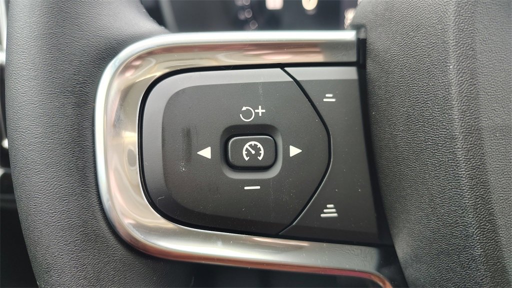 New 2026 Volvo XC40 B5 Plus w/ Climate Package image 16