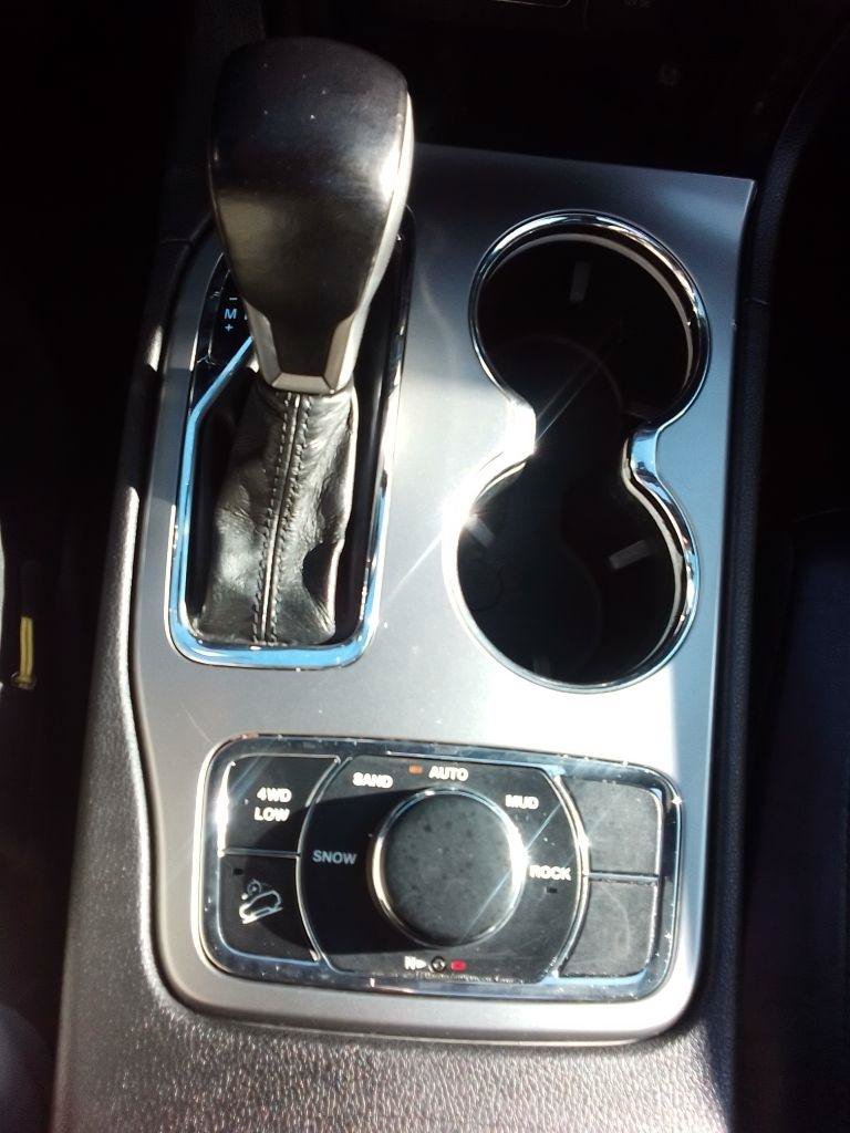 Used 2021 Jeep Grand Cherokee Limited AWD/4WD image 11
