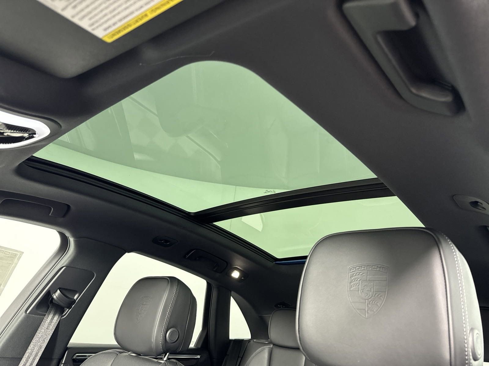 Certified 2025 Porsche Macan image 23