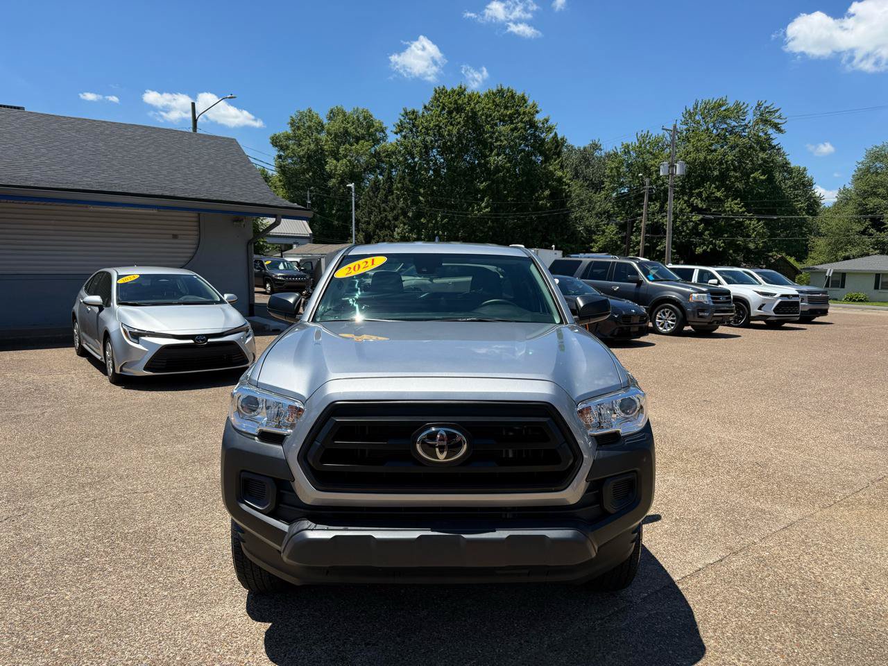 Used 2021 Toyota Tacoma SR RWD image 2