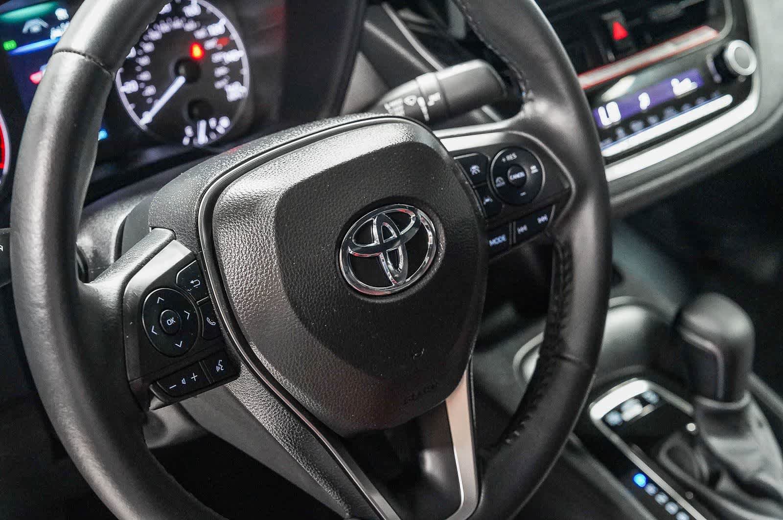Certified 2025 Toyota Corolla SE FWD image 21