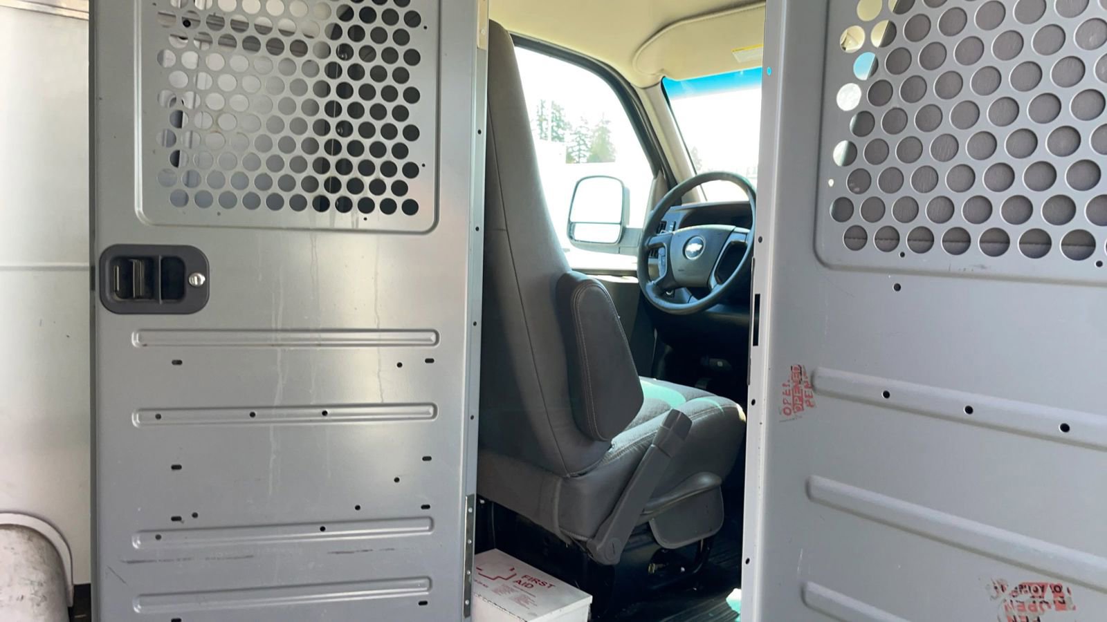 Used 2013 Chevrolet Express 2500 RWD image 37