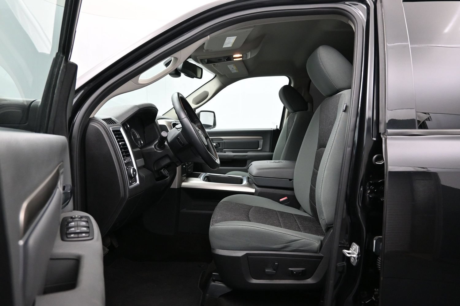 Used 2016 RAM 1500 Lone Star RWD image 9