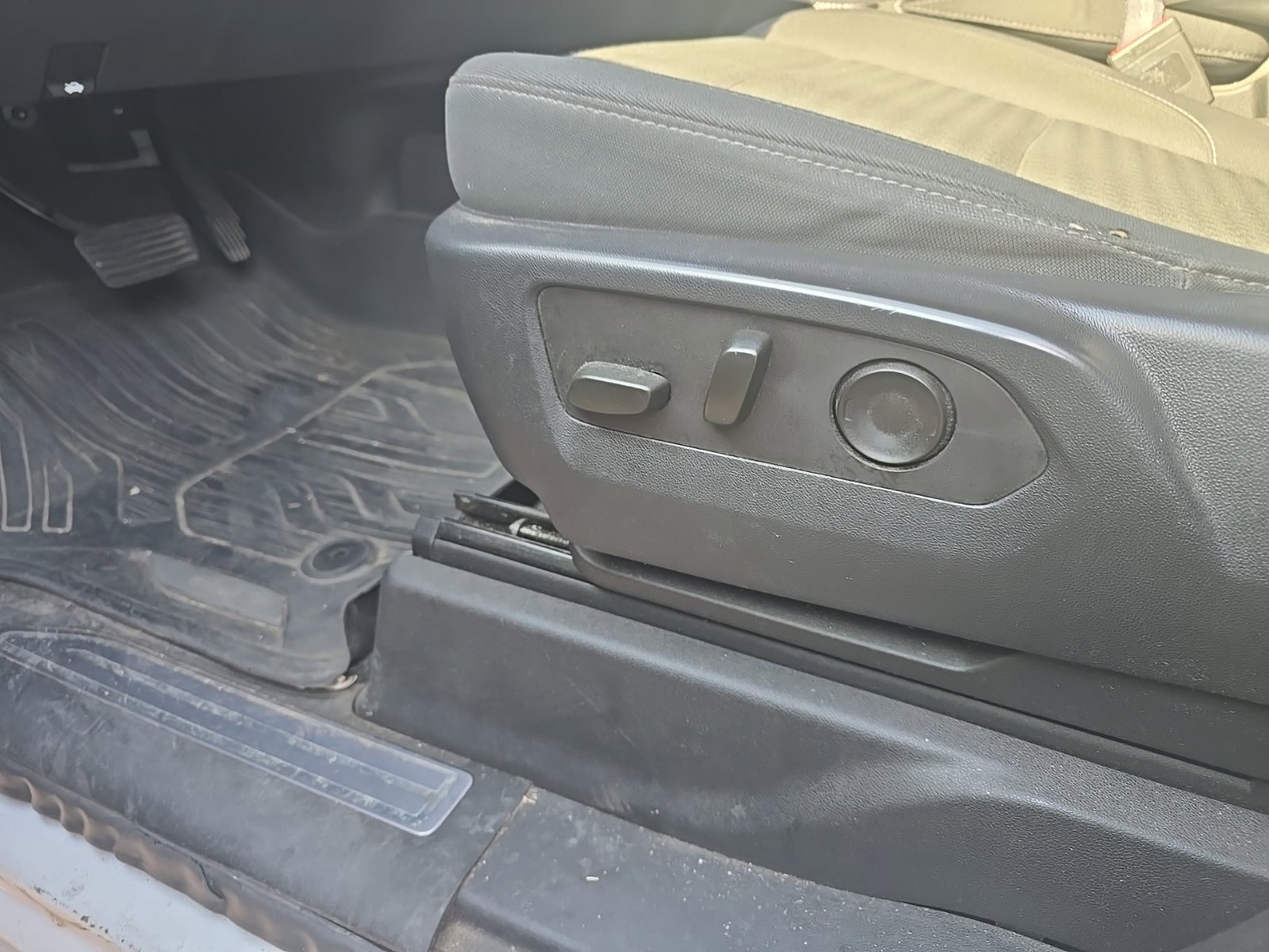 Used 2023 GMC Sierra 1500 SLE AWD/4WD image 12