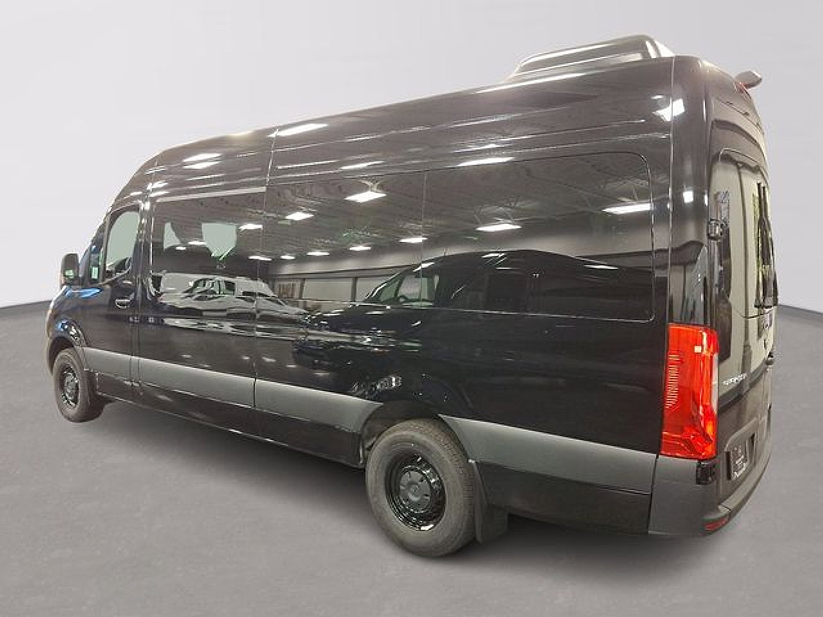 Used 2025 Mercedes-Benz Sprinter 2500 image 6