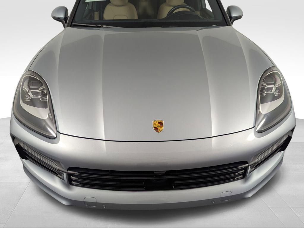 Used 2022 Porsche Cayenne Coupe image 57