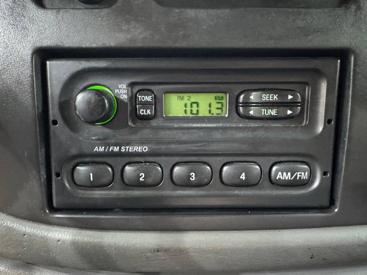 Used 2006 Ford E-350 and Econoline 350 XL RWD image 24
