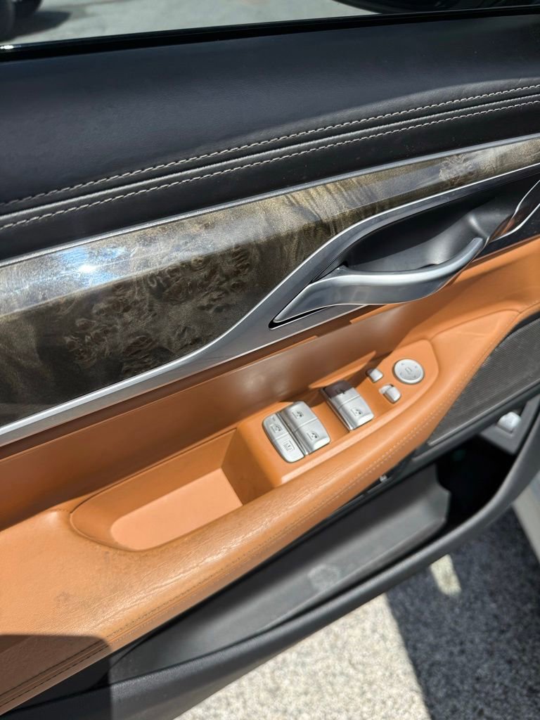 Used 2019 BMW 750i w/ Executive Package RWD image 8