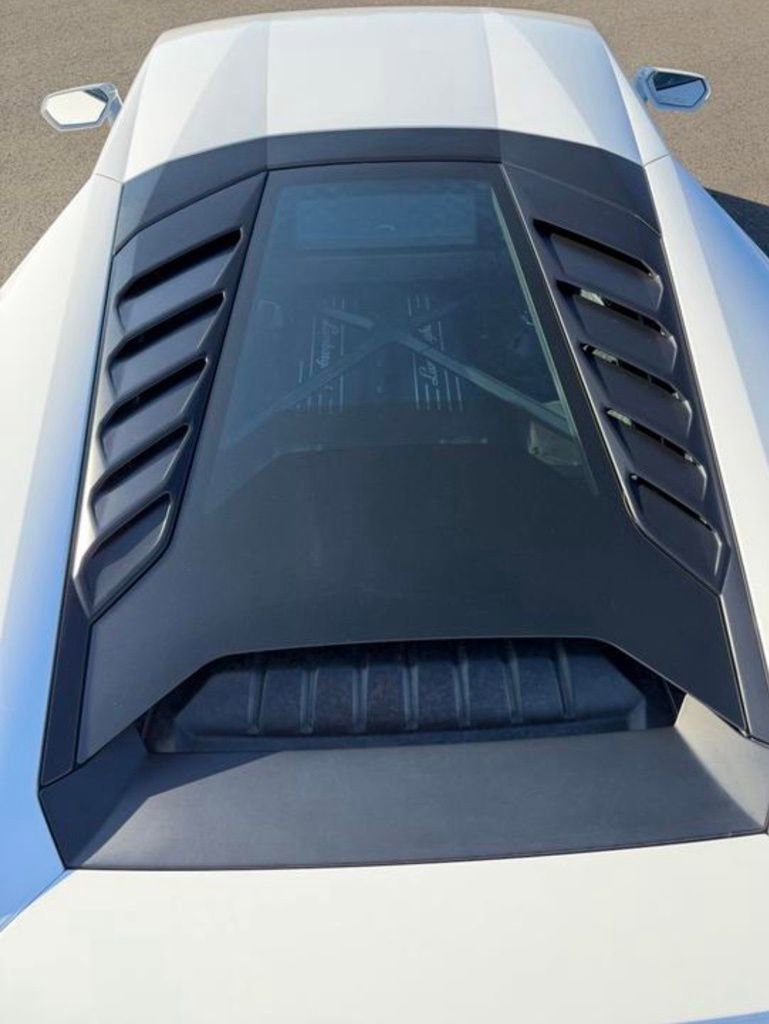 Used 2016 Lamborghini Huracan LP 610-4 image 5