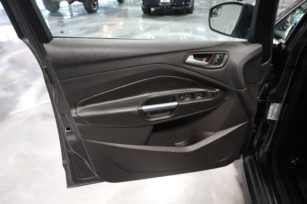 Used 2015 Ford C-MAX Energi SEL w/ Exterior Protection Package FWD image 10