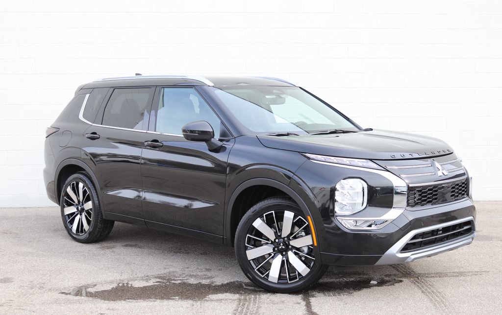 New 2026 Mitsubishi Outlander SEL image 1