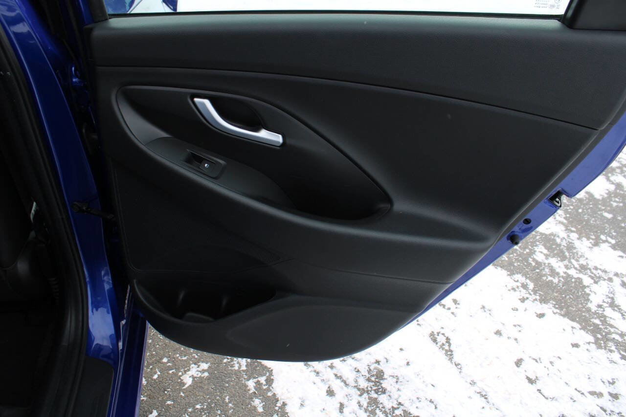 Used 2020 Hyundai Elantra GT w/ Style Package 02 image 39