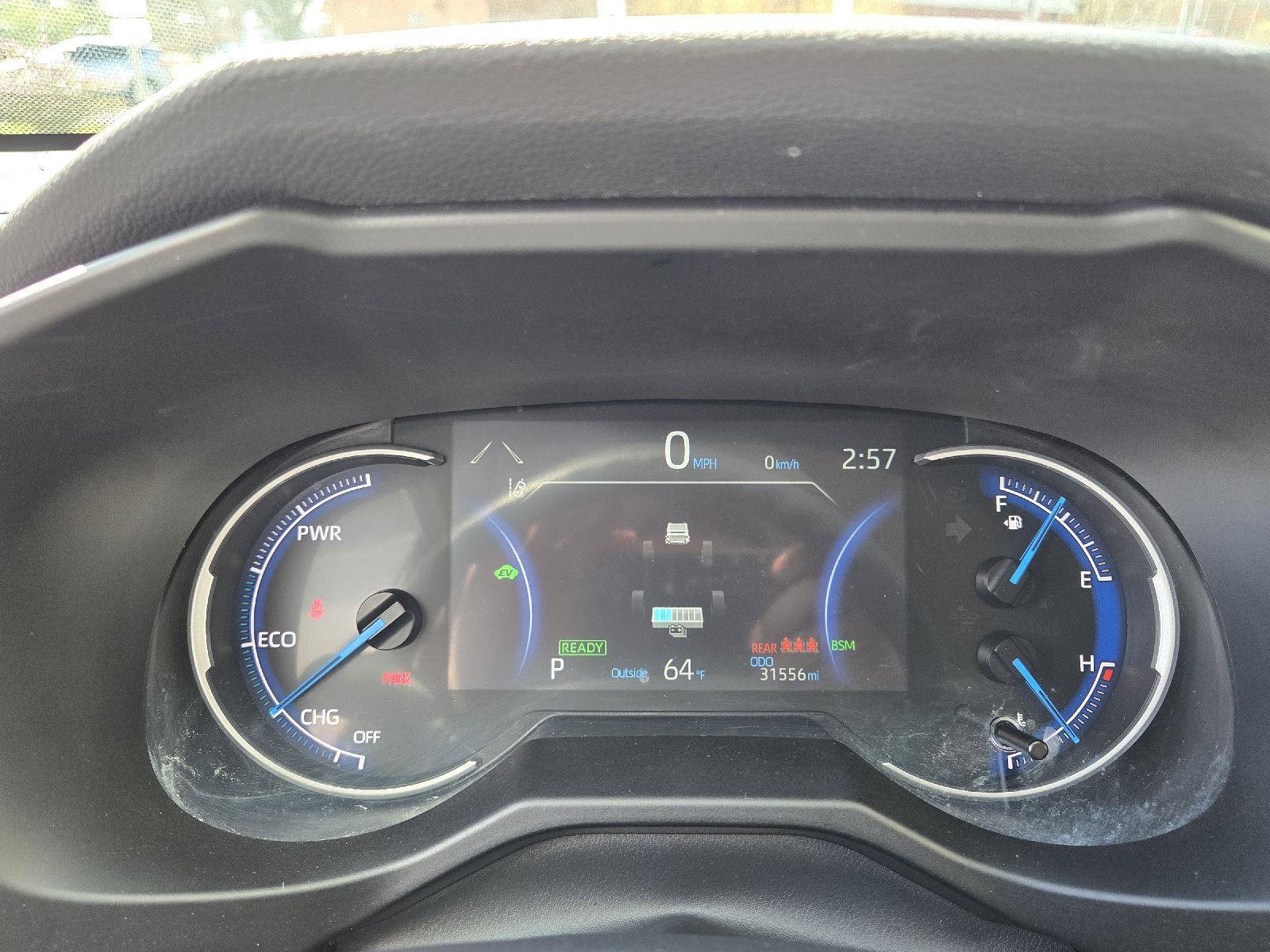 Used 2025 Toyota RAV4 XLE AWD/4WD image 21