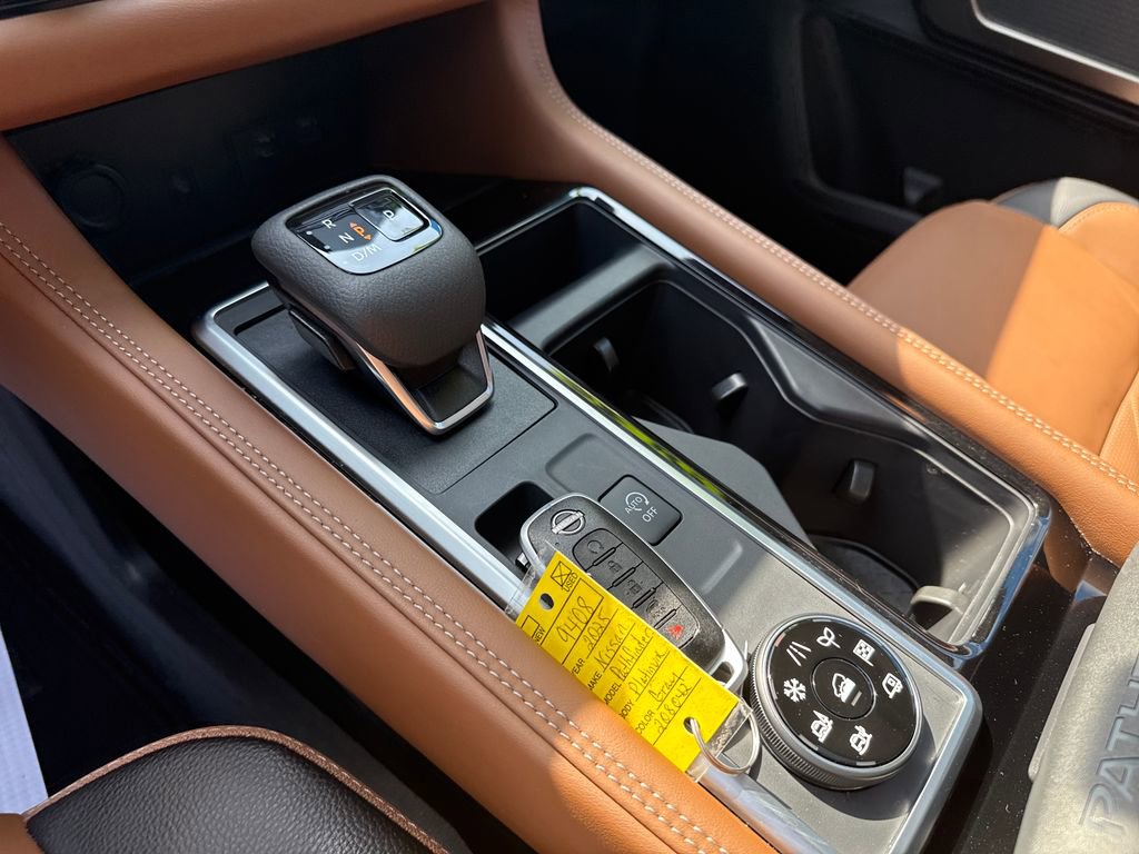 Used 2025 Nissan Pathfinder Platinum w/ Cargo Package image 27