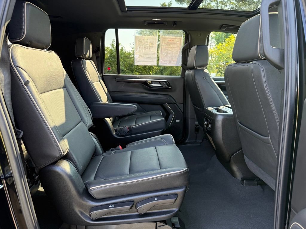 Used 2026 Chevrolet Suburban Premier w/ Sun And Tow Package AWD/4WD image 18