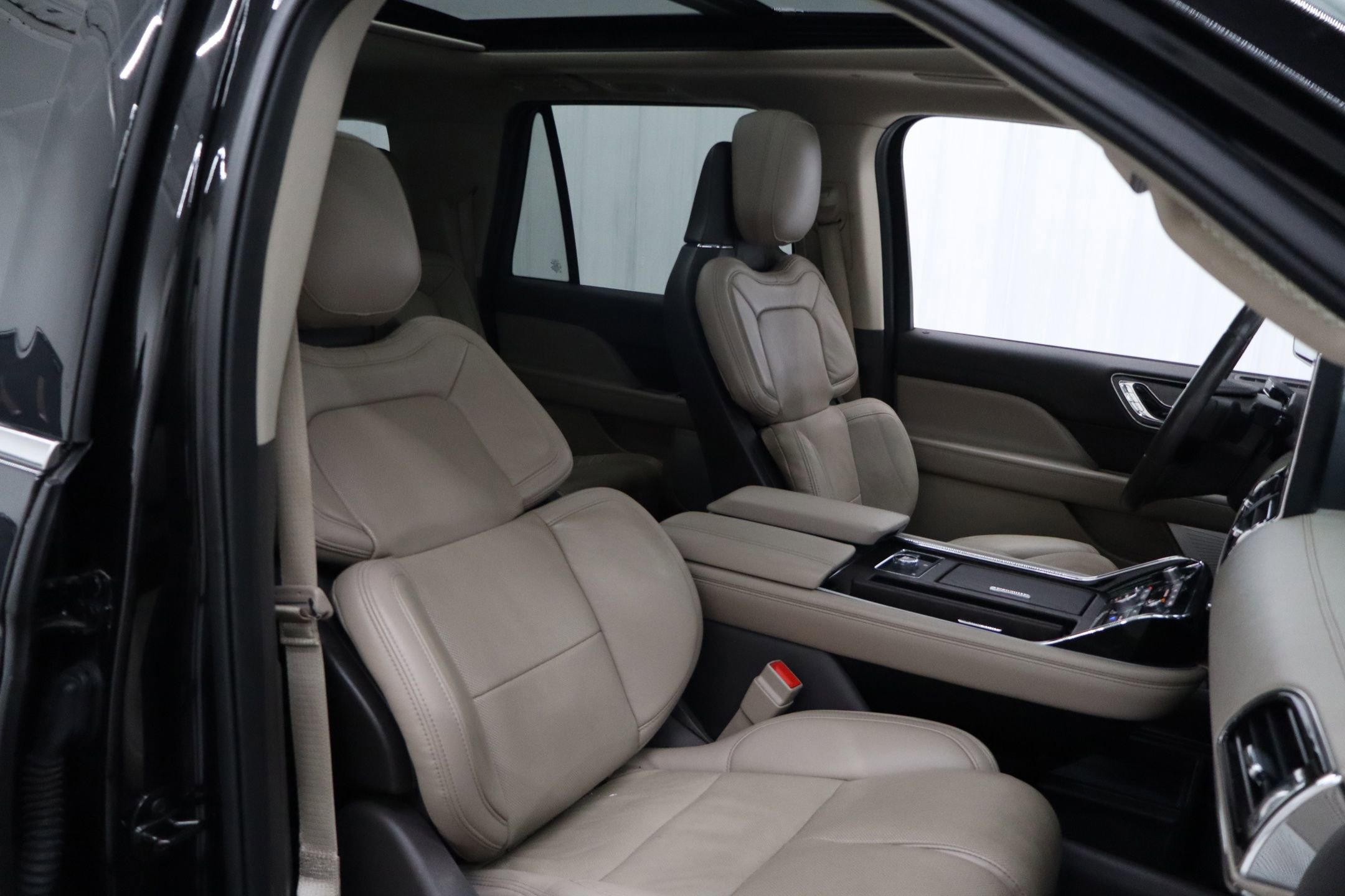 Used 2023 Lincoln Navigator L Reserve image 31