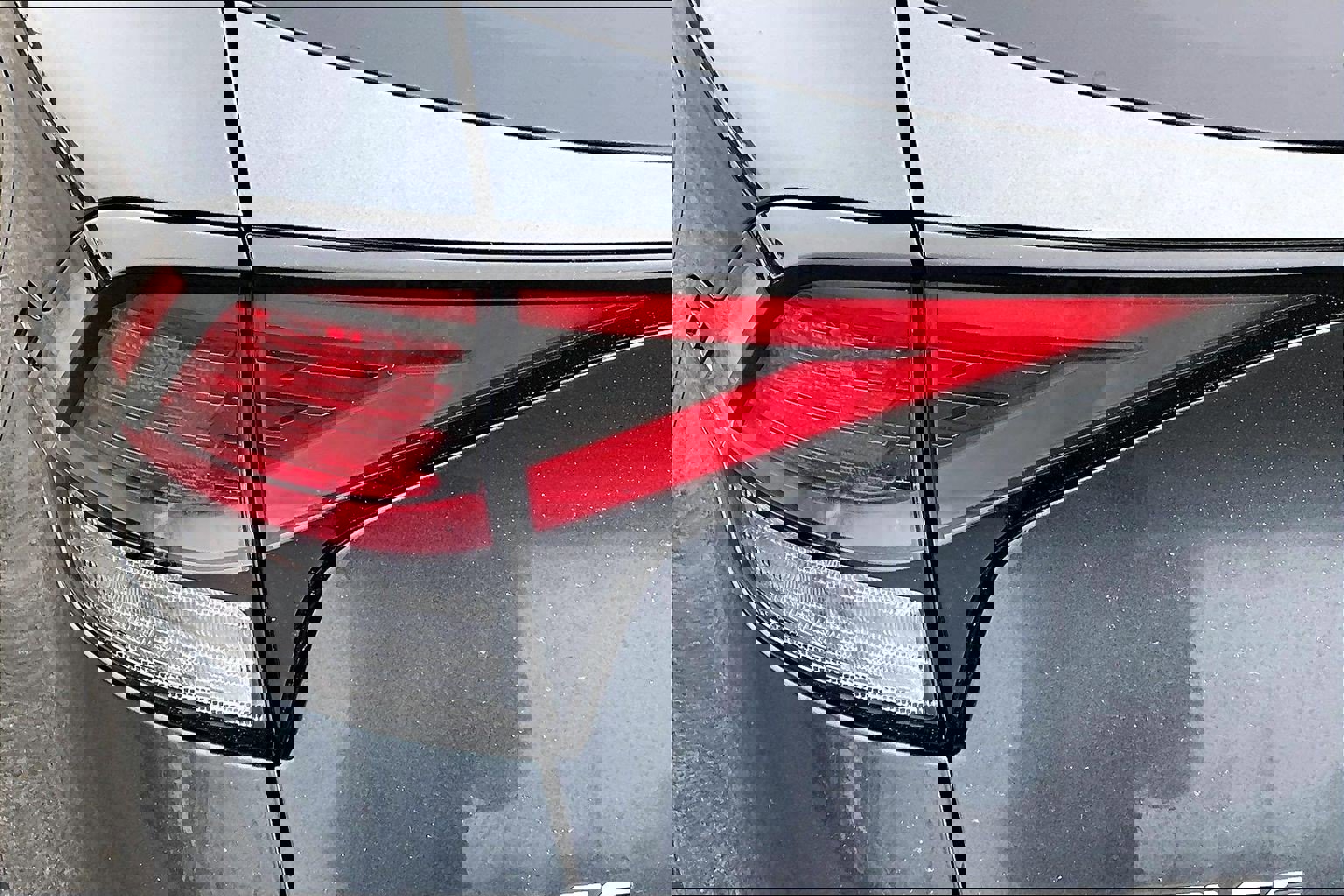 Used 2025 Kia Sportage EX image 30