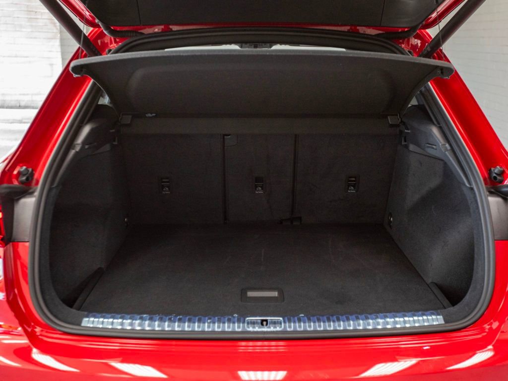 Used 2024 Audi Q3 2.0T Premium w/ Convenience Package image 31