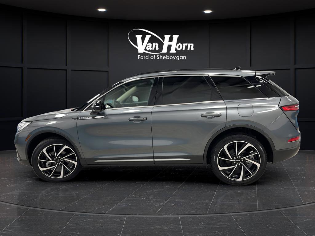 Used 2025 Lincoln Corsair Reserve AWD/4WD image 3