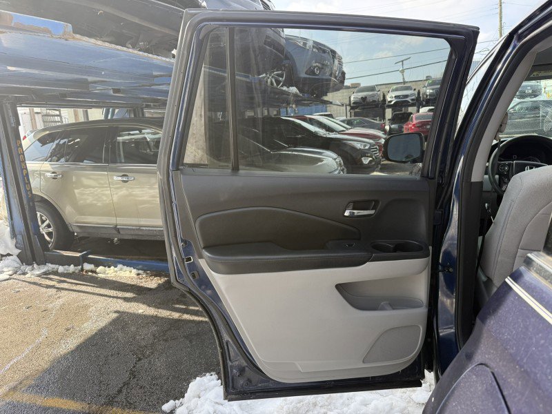 Used 2017 Honda Pilot EX image 12