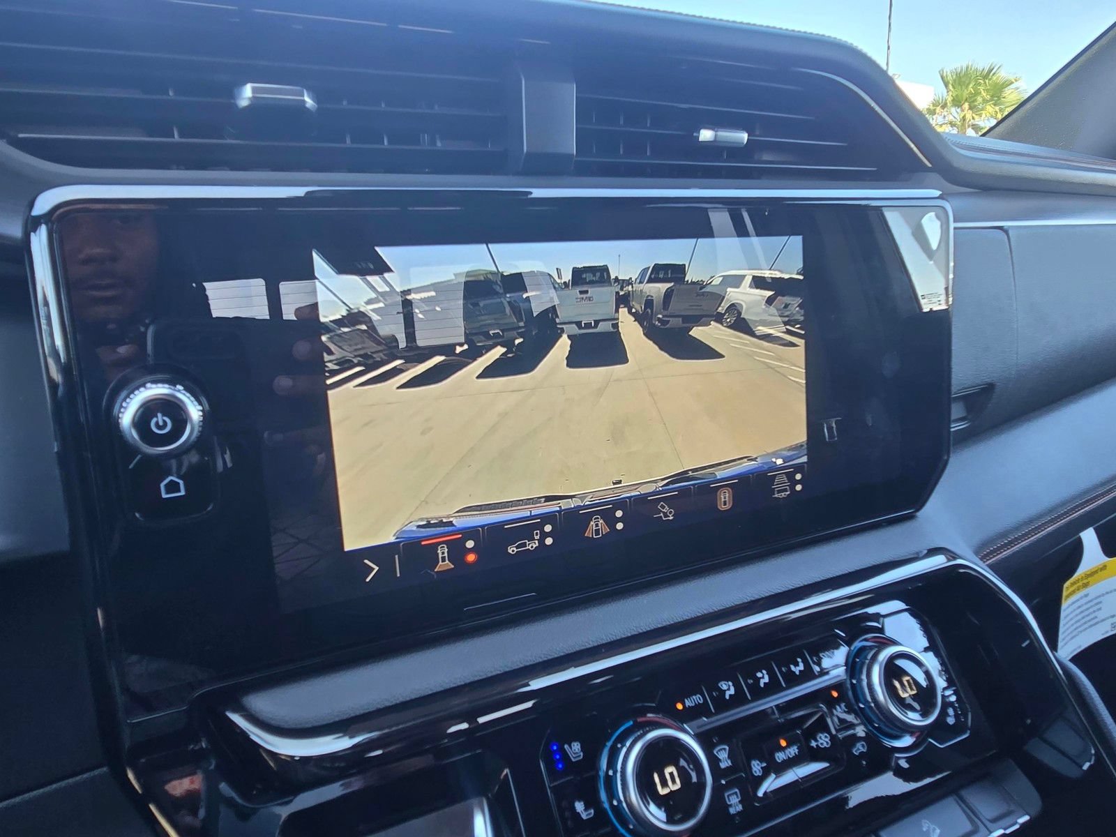 New 2026 GMC Sierra 1500 AT4 w/ Technology Package AWD/4WD image 23