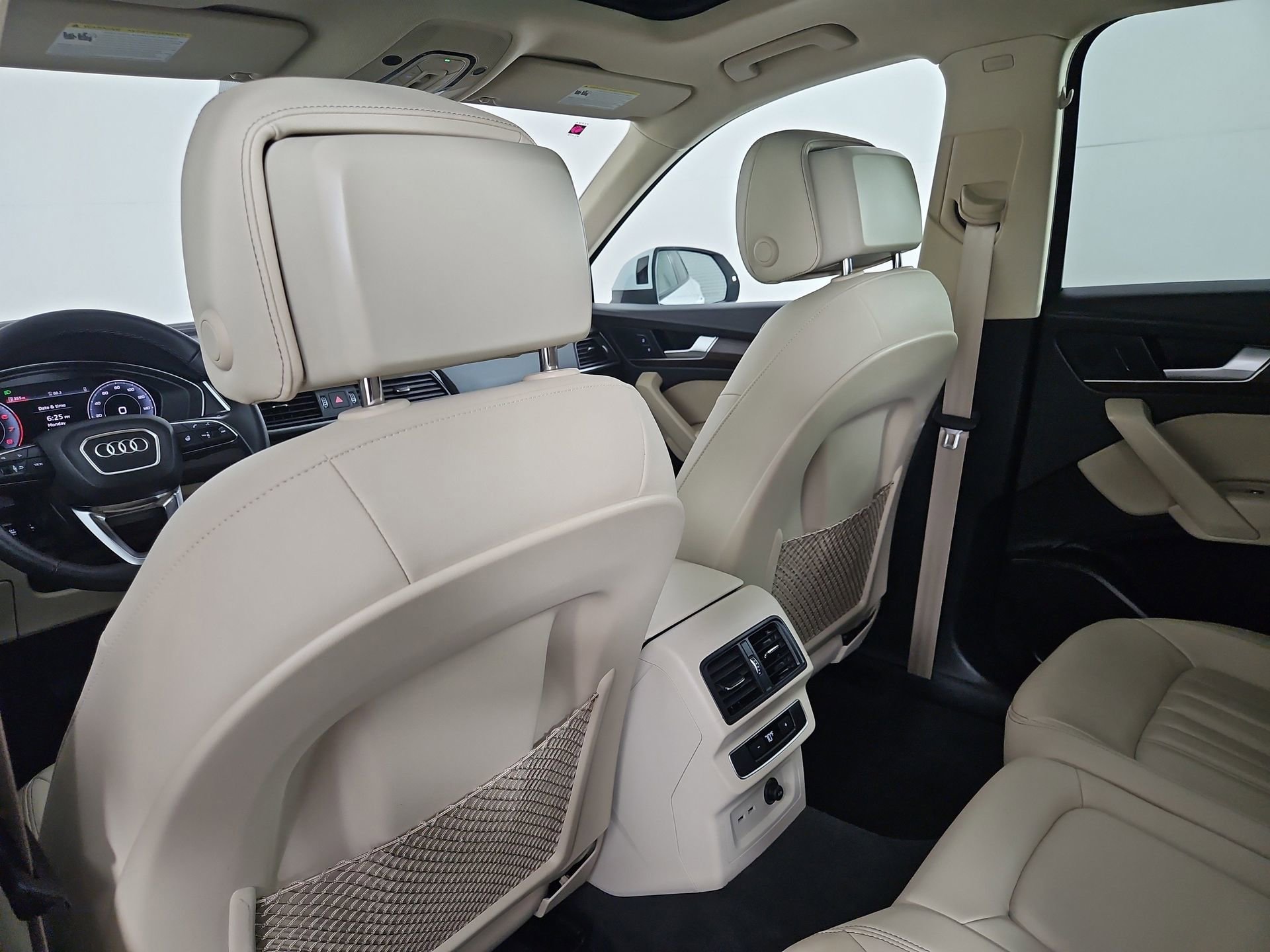 Certified 2025 Audi Q5 2.0T Premium w/ Convenience Plus Package image 43