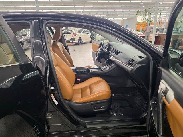 Used 2013 Lexus CT 200h w/ Seat Comfort Pkg FWD image 10