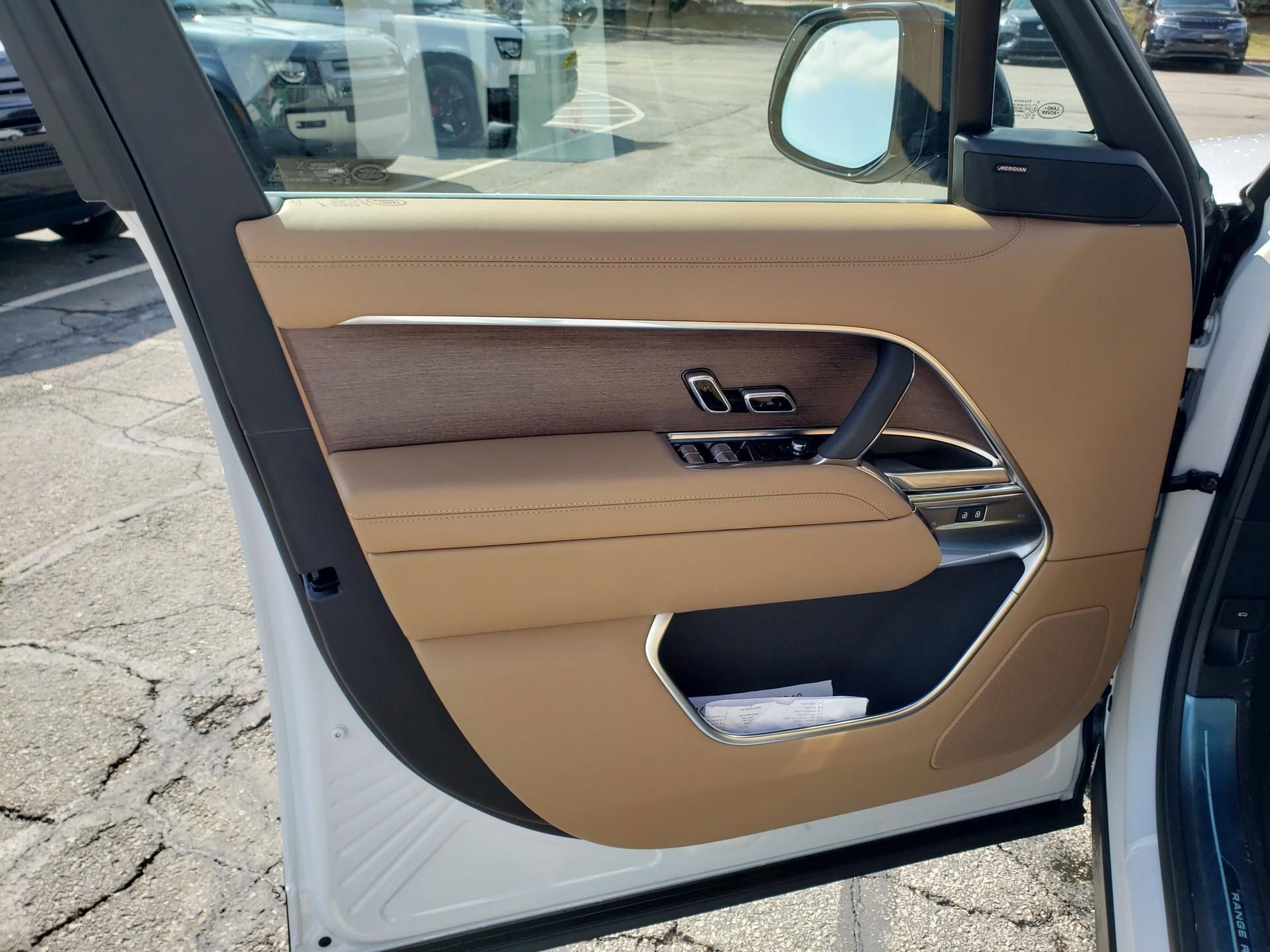 New 2026 Land Rover Range Rover SE image 10