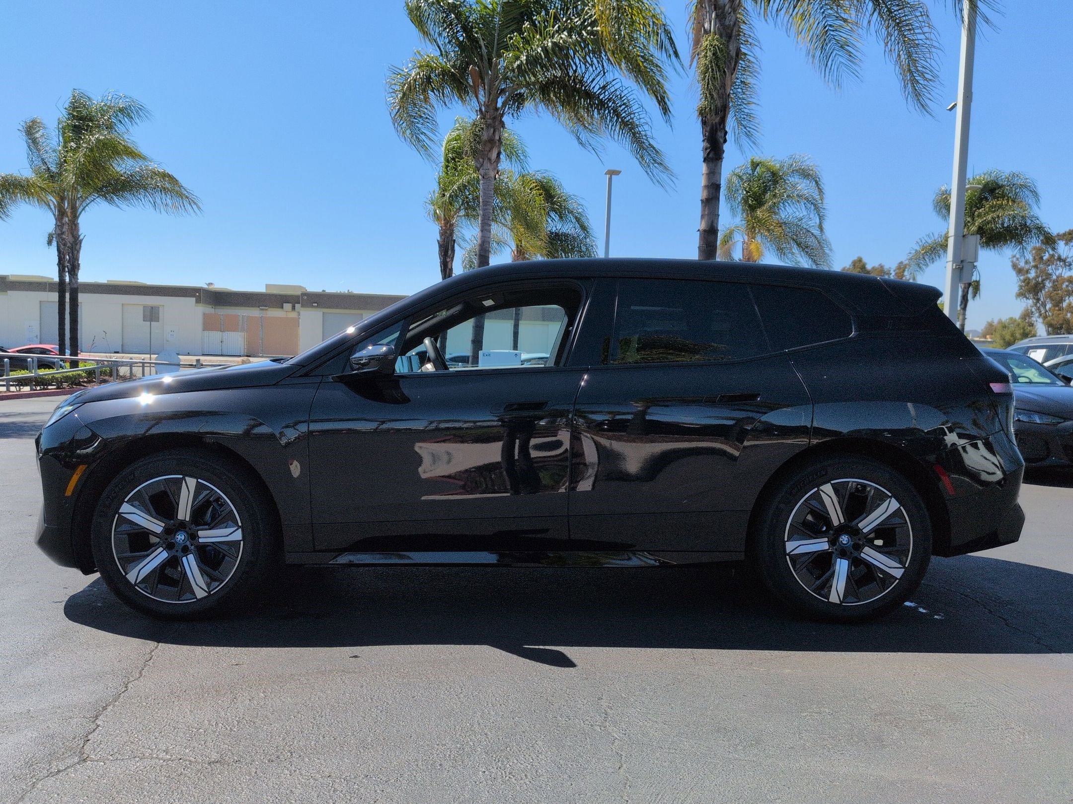 Certified 2024 BMW iX xDrive50 w/ Sport Package AWD/4WD image 7