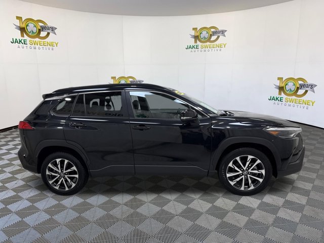 Used 2025 Toyota Corolla Cross XLE FWD image 11