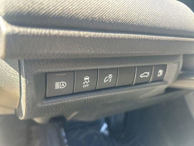 Used 2025 Toyota Camry LE image 27