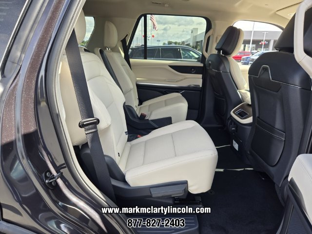 New 2027 Lincoln Navigator Premiere AWD/4WD image 13
