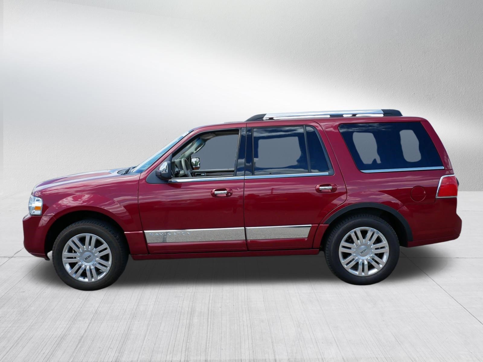 Used 2014 Lincoln Navigator 4WD image 4