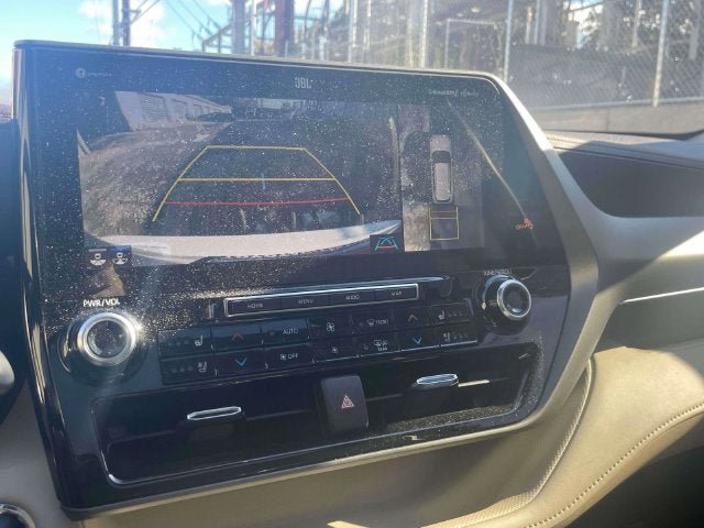 Used 2022 Toyota Highlander Limited AWD/4WD image 30