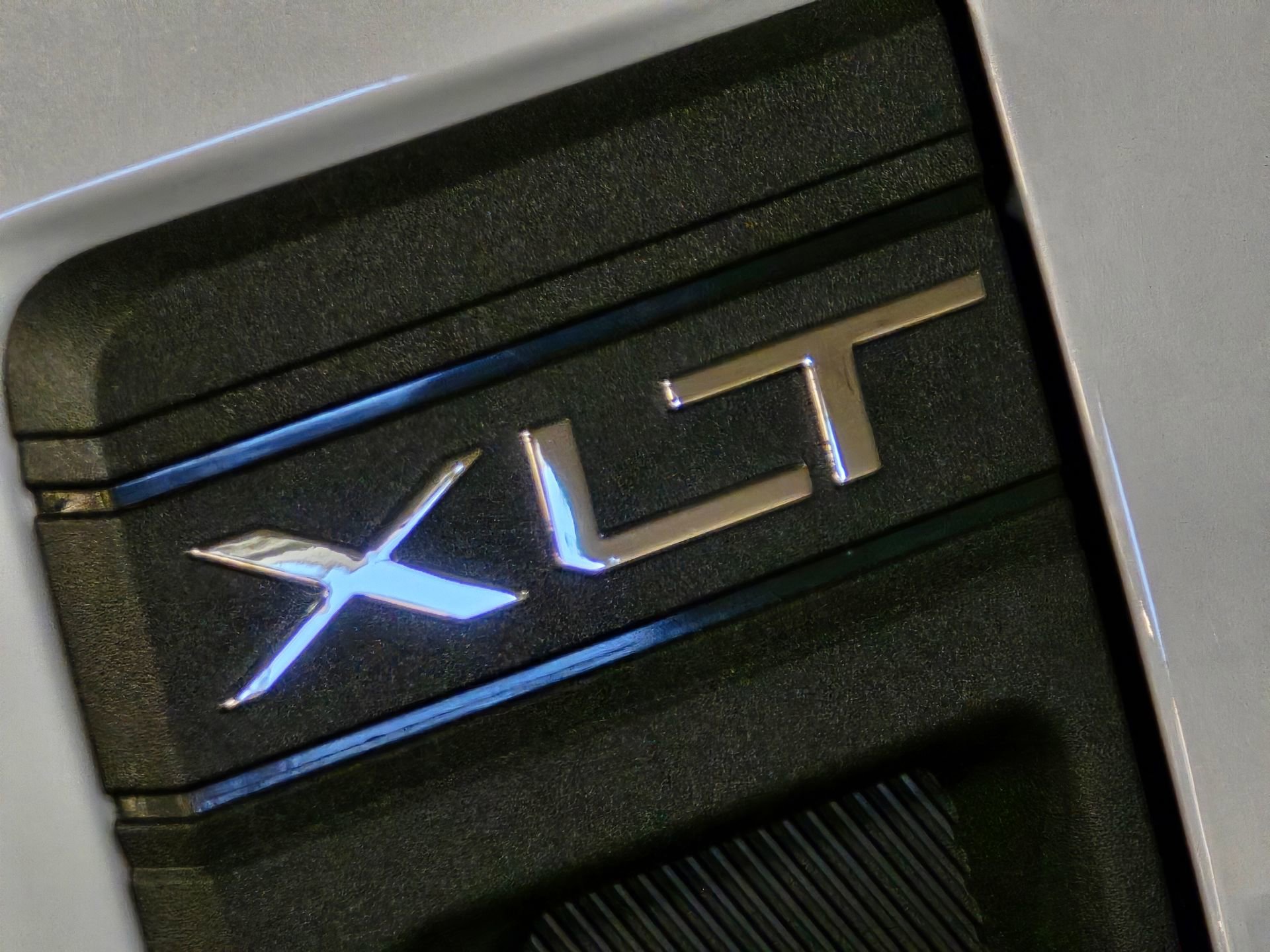 New 2025 Ford Maverick XLT image 3